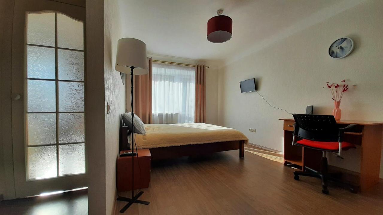 Oleksandriia Apartment On Sobornyi Avenue 61 מראה חיצוני תמונה